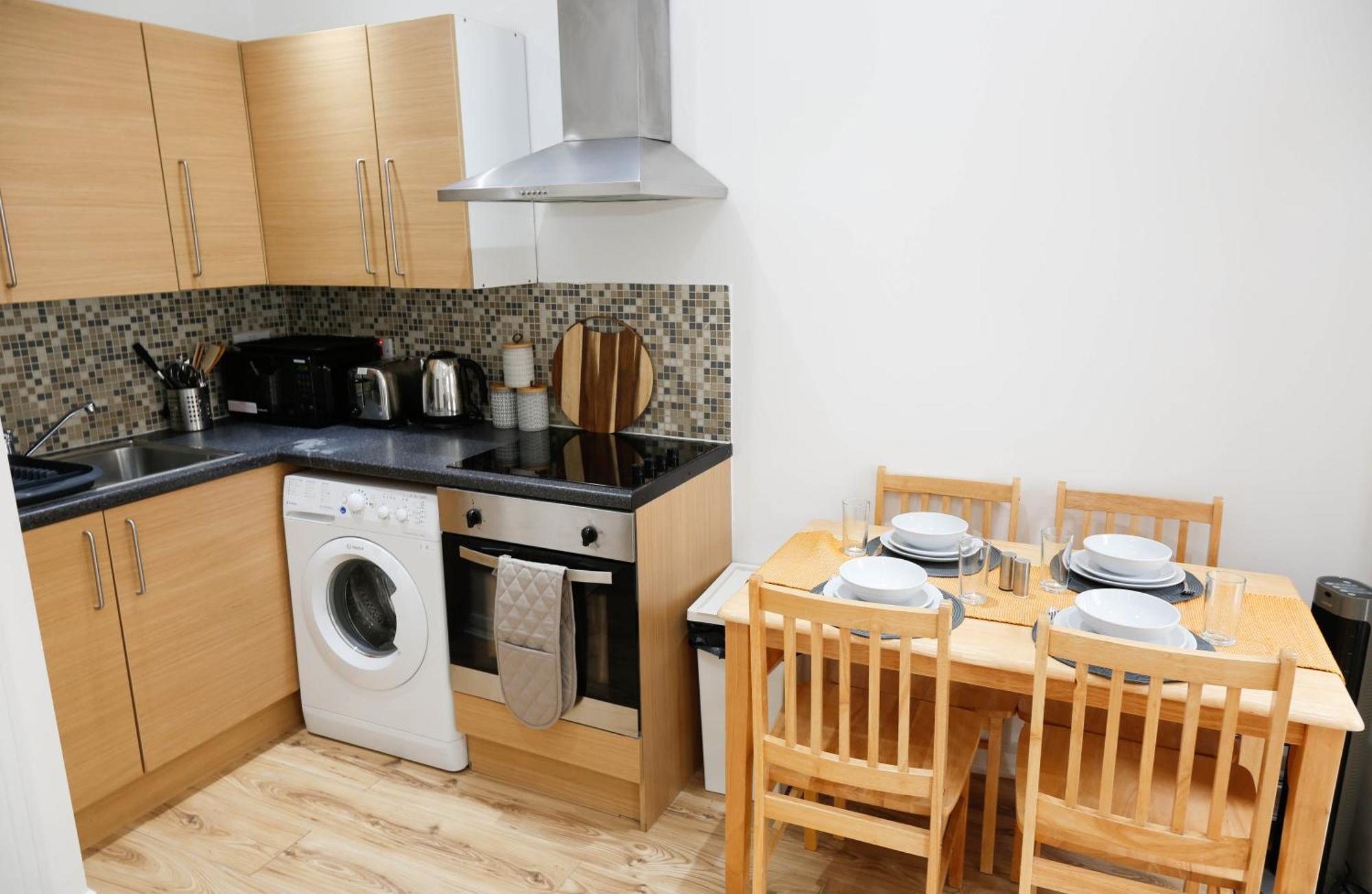 New Luxury Apartments In Central London Next To Shops, Cafes, Bars & Metro Luaran gambar