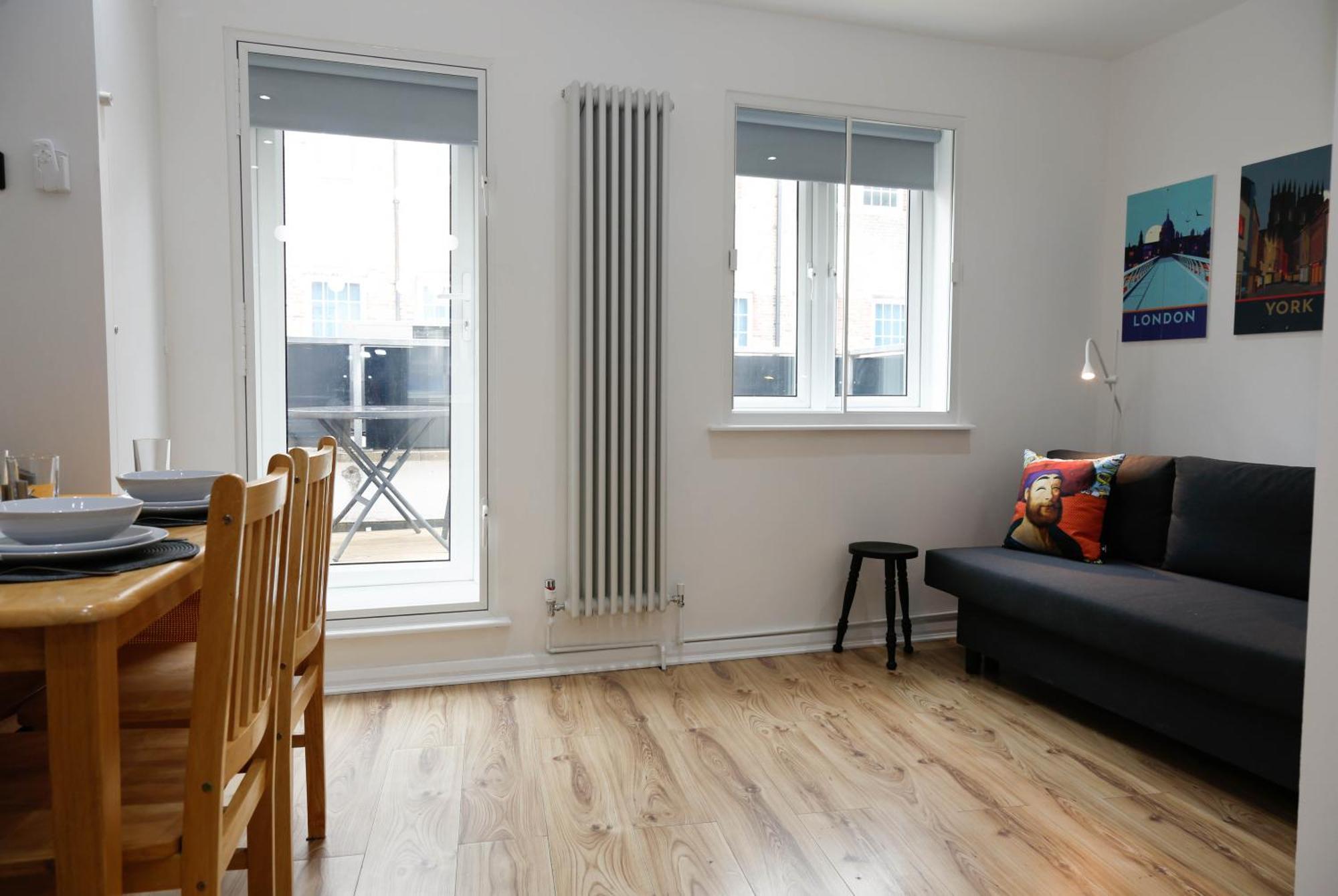 New Luxury Apartments In Central London Next To Shops, Cafes, Bars & Metro Luaran gambar