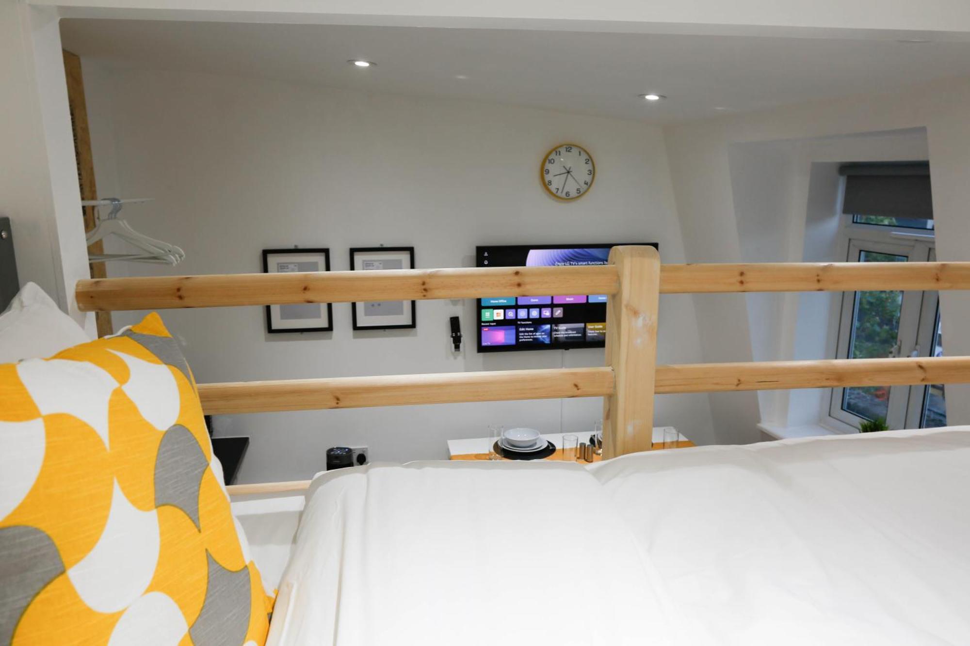 New Luxury Apartments In Central London Next To Shops, Cafes, Bars & Metro Luaran gambar
