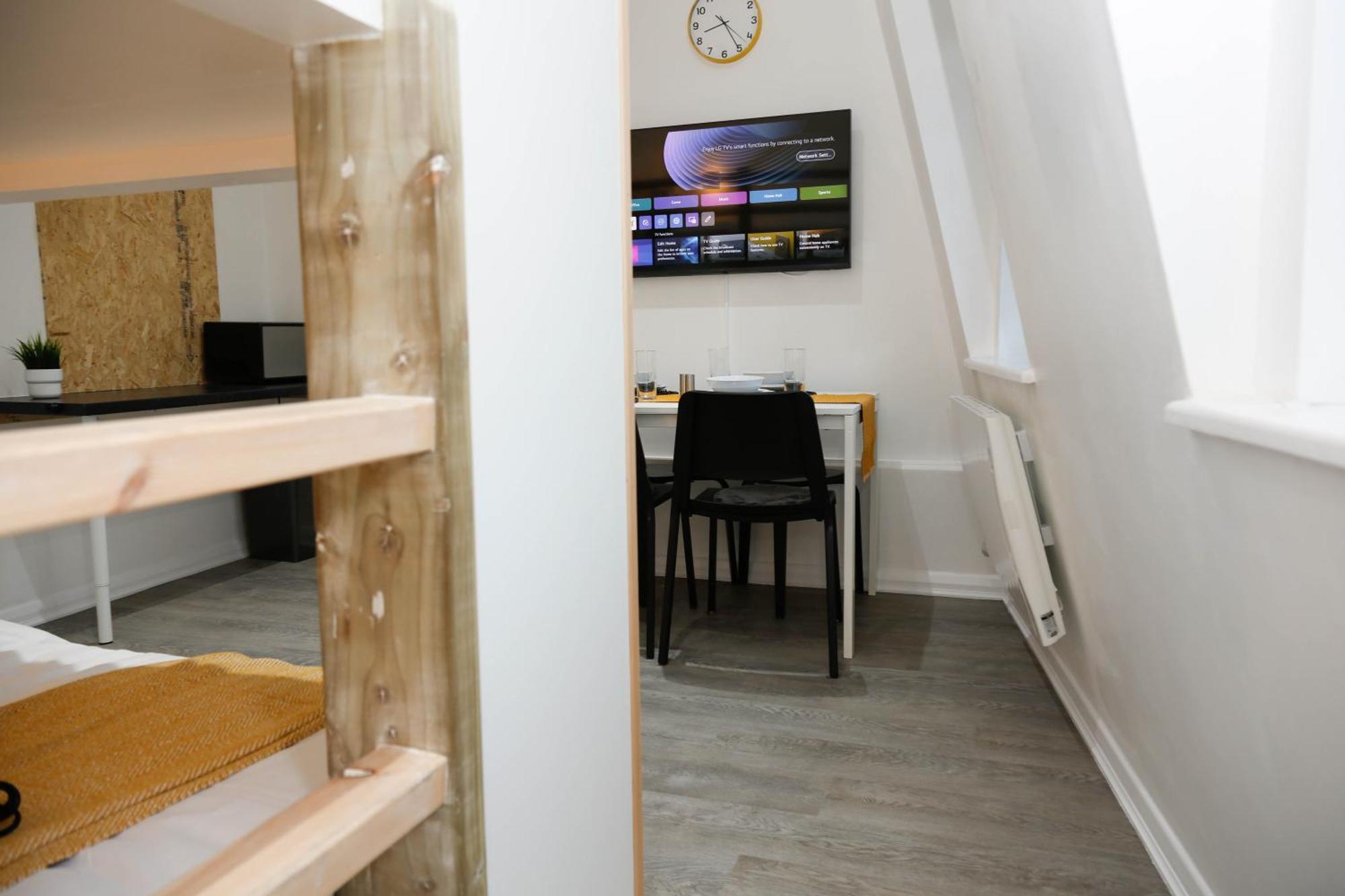 New Luxury Apartments In Central London Next To Shops, Cafes, Bars & Metro Luaran gambar
