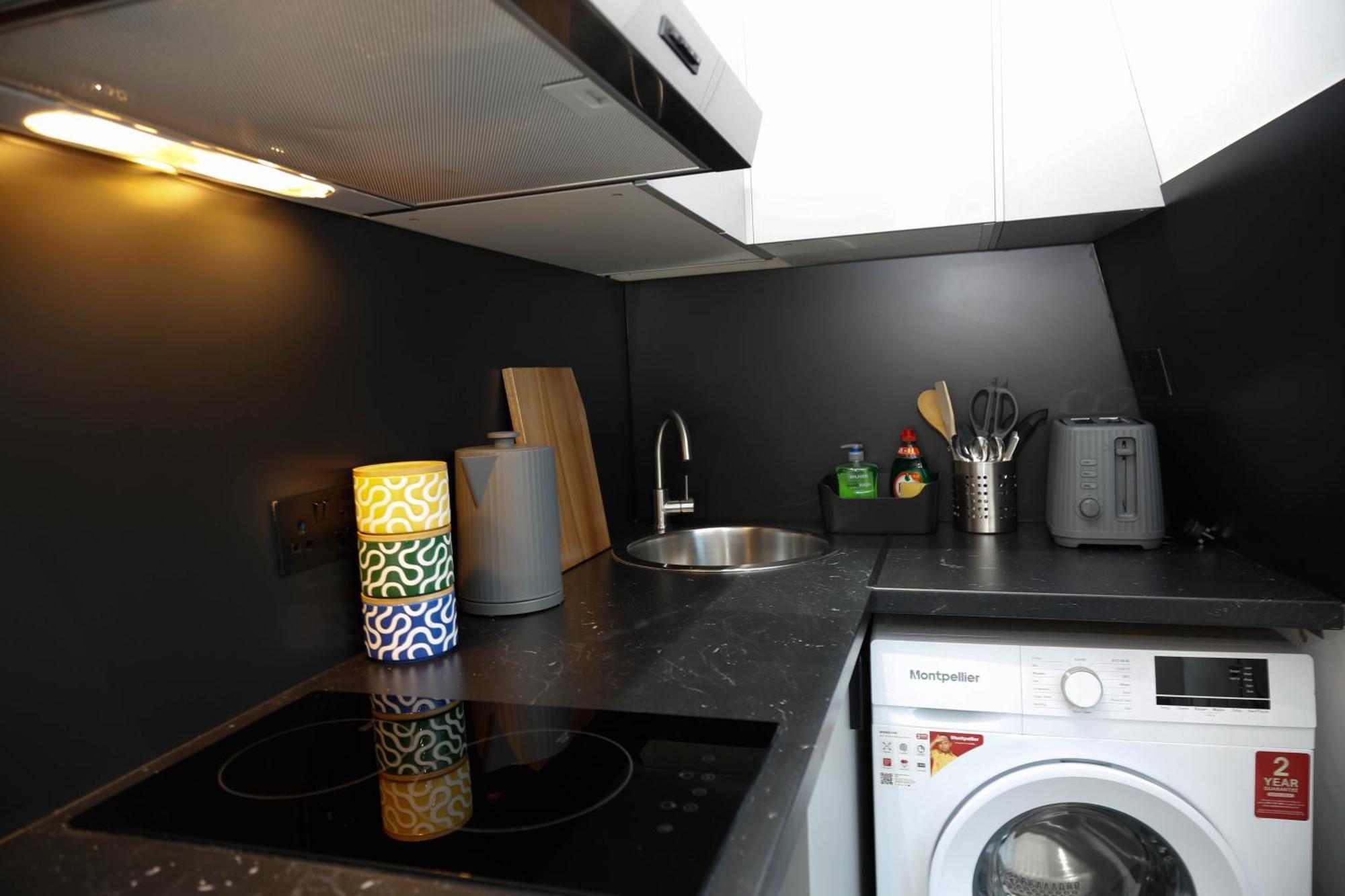 New Luxury Apartments In Central London Next To Shops, Cafes, Bars & Metro Luaran gambar