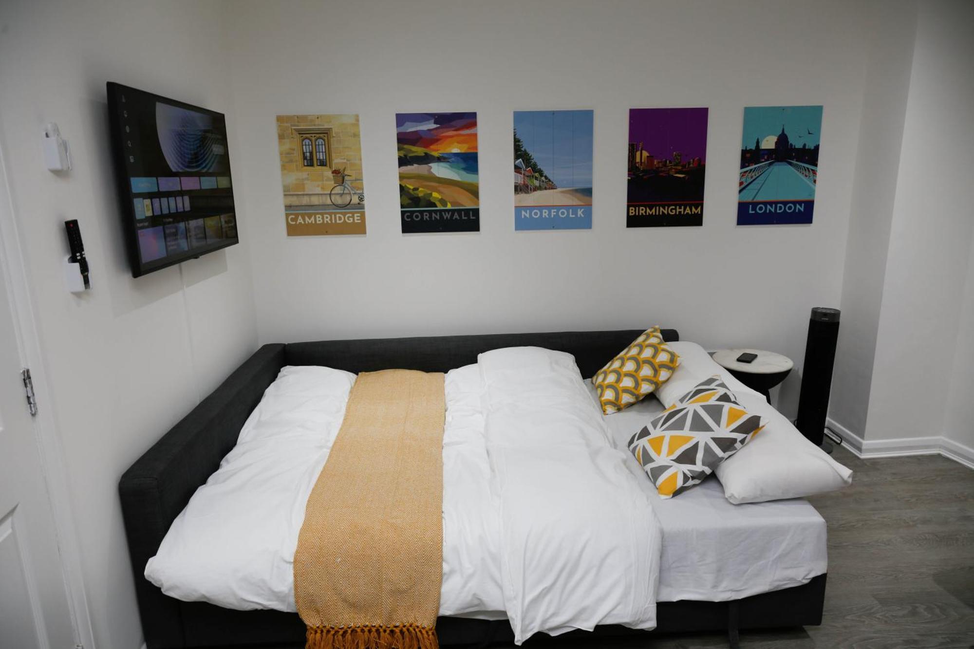 New Luxury Apartments In Central London Next To Shops, Cafes, Bars & Metro Luaran gambar