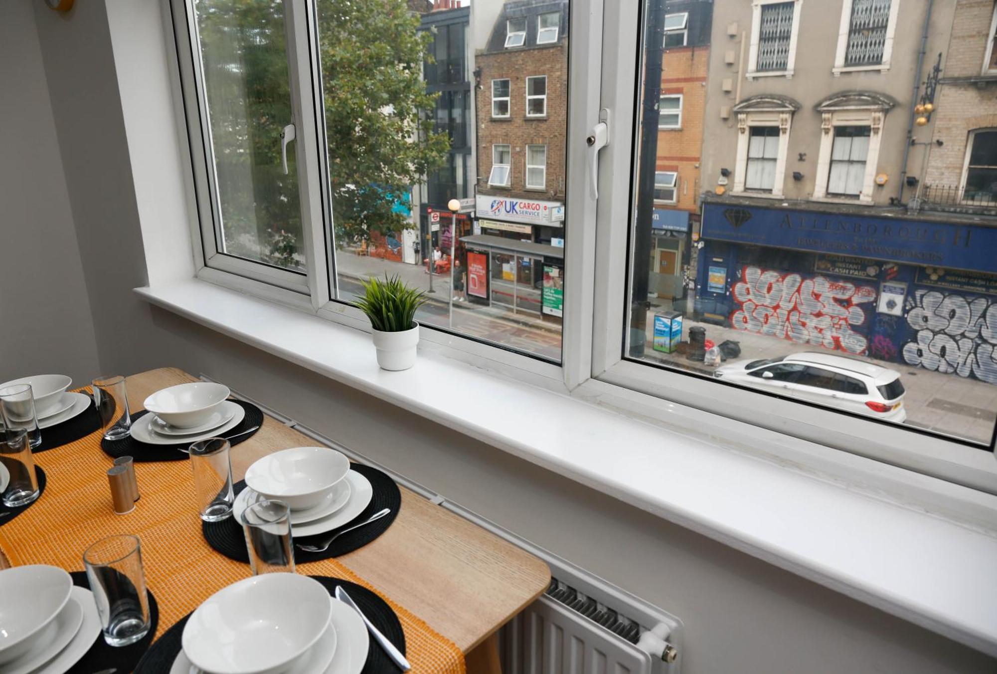 New Luxury Apartments In Central London Next To Shops, Cafes, Bars & Metro Luaran gambar