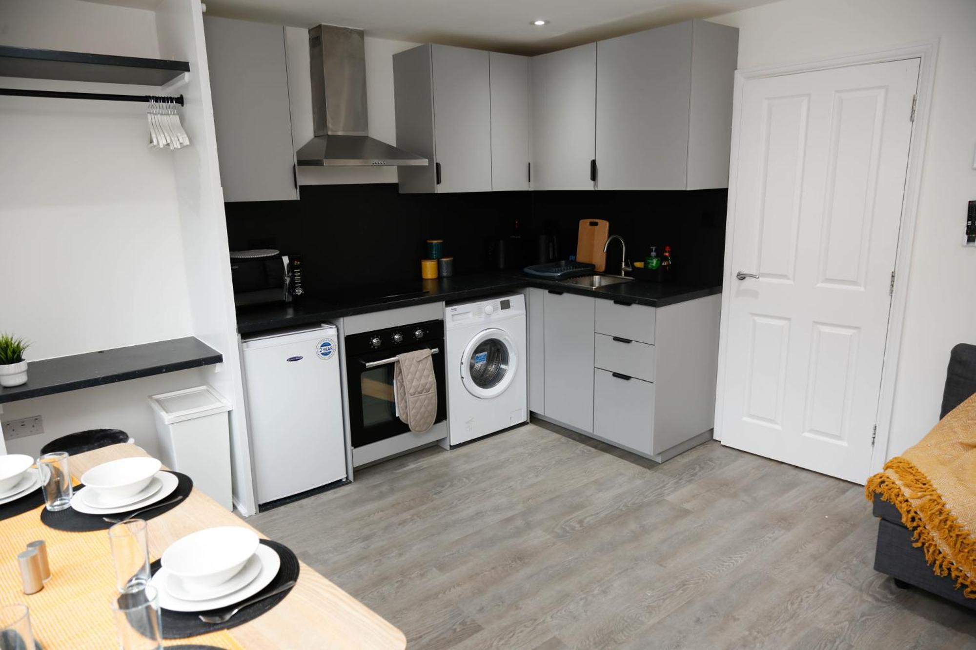 New Luxury Apartments In Central London Next To Shops, Cafes, Bars & Metro Luaran gambar